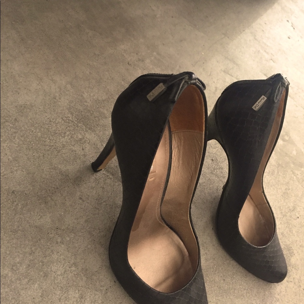 Massimo Dutti classic black Shoes size 8